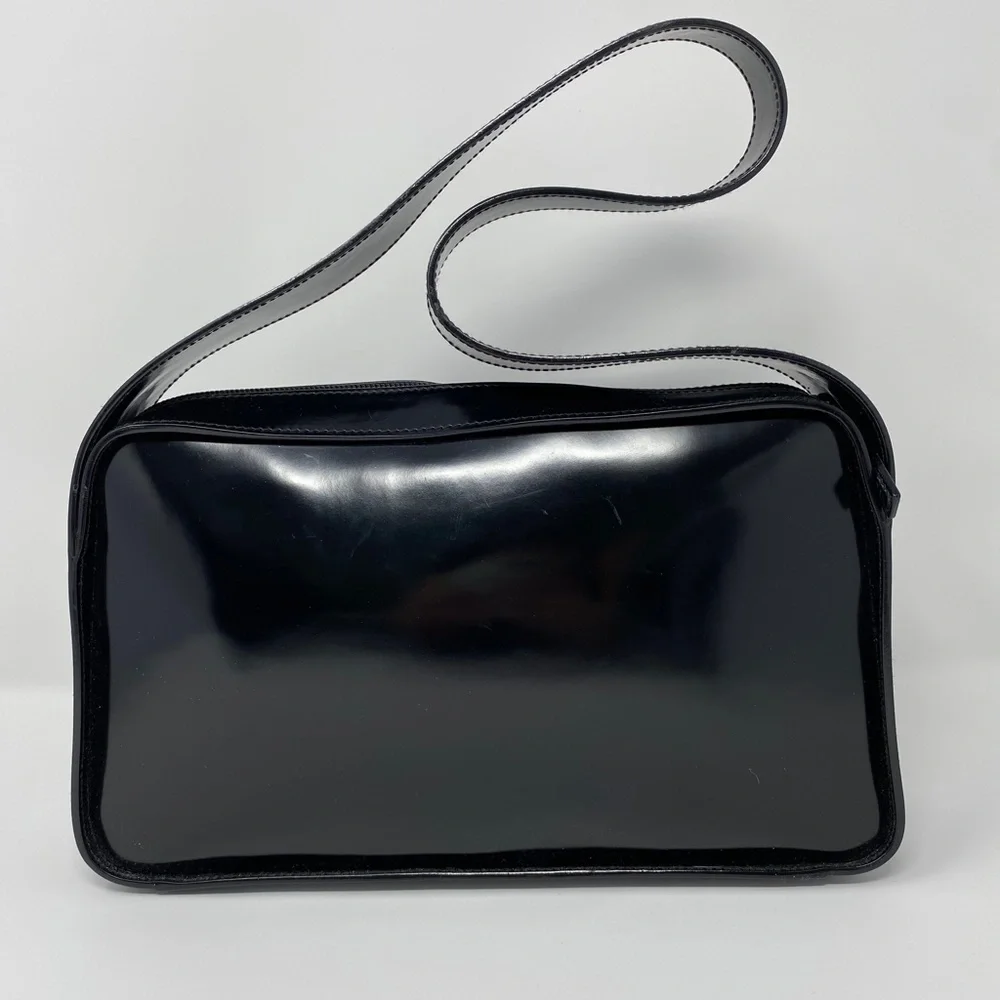 GUCCI Leather Embossed Logo Shoulder Bag
